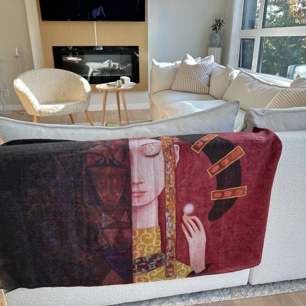 Beautiful luxurious 100% silk cashmere scarf